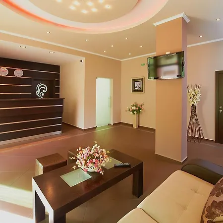 Central Plaza Отель 3*